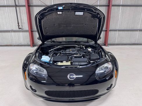 Used 2006 MAZDA MX-5 Miata Grand Touring RWD image 30