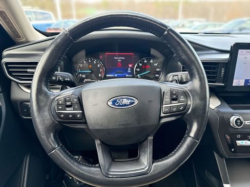 Used 2020 Ford Explorer XLT w/ Equipment Group 202A image 11