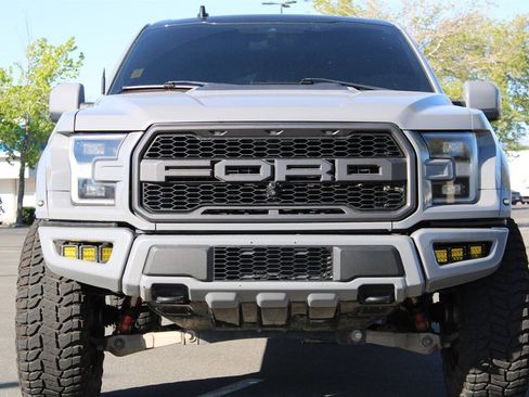 Used 2019 Ford F150 Raptor w/ Equipment Group 802A Luxury AWD/4WD image 7