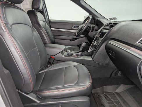 Used 2019 Ford Explorer Sport w/ Equipment Group 401A AWD/4WD image 43