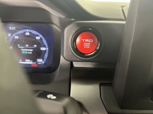 Used 2025 Toyota Tacoma TRD Sport AWD/4WD image 17