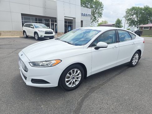 Used 2015 Ford Fusion S FWD image 2