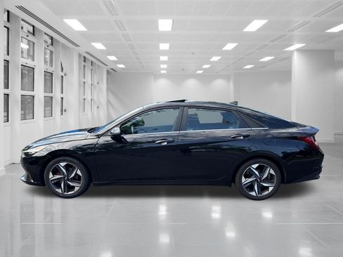 Used 2023 Hyundai Elantra Limited FWD image 5