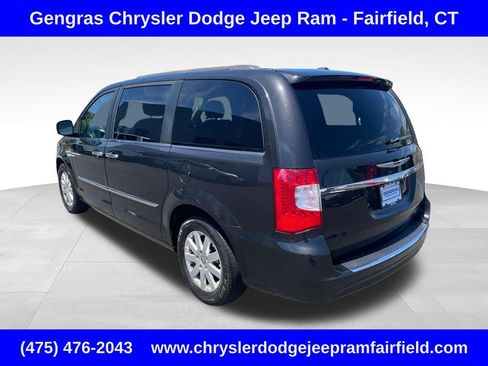 Used 2015 Chrysler Town & Country Touring w/ Driver Convenience Group FWD image 5
