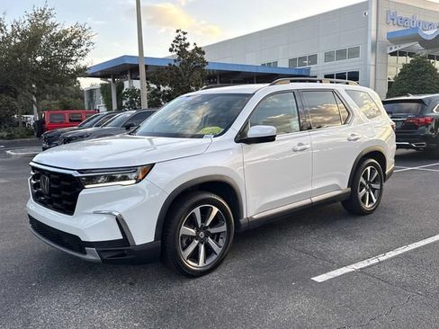 Certified 2024 Honda Pilot Touring image 8