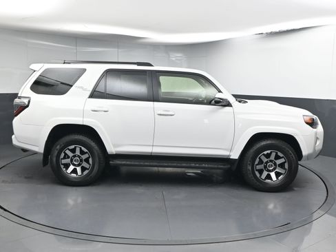 Certified 2024 Toyota 4Runner TRD Off-Road Premium image 9