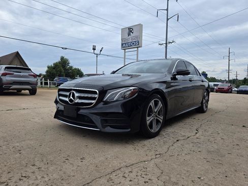 Used 2019 Mercedes-Benz E 300 image 3