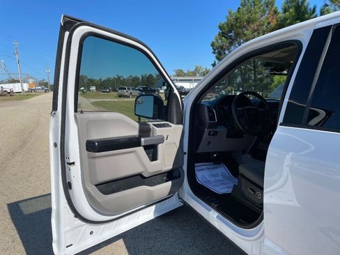 Used 2015 Ford F150 XLT w/ Equipment Group 301A Mid AWD/4WD image 9