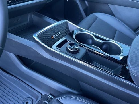 New 2026 Chevrolet Equinox LT w/ Convenience Package II image 9