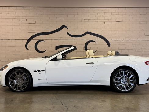 Used 2011 Maserati GranTurismo Convertible RWD image 17