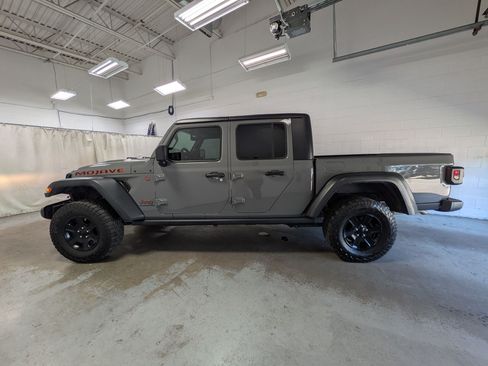 Used 2022 Jeep Gladiator Mojave w/ Trailer Tow Package AWD/4WD image 9