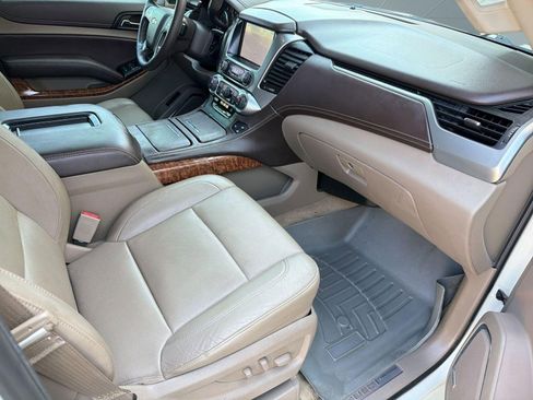 Used 2015 Chevrolet Suburban LTZ RWD image 30