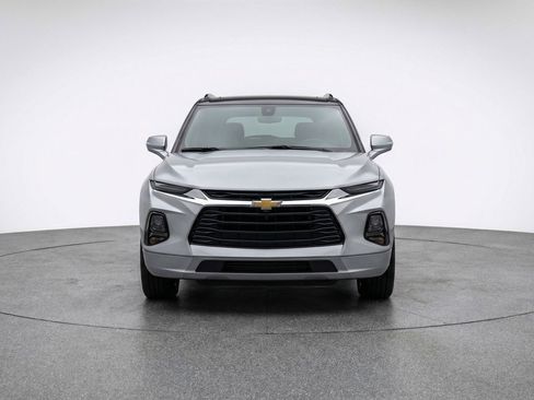 Used 2025 Chevrolet Blazer LT image 2