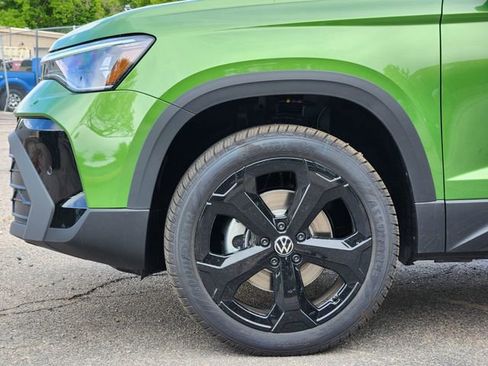 New 2026 Volkswagen Taos SE AWD/4WD image 8