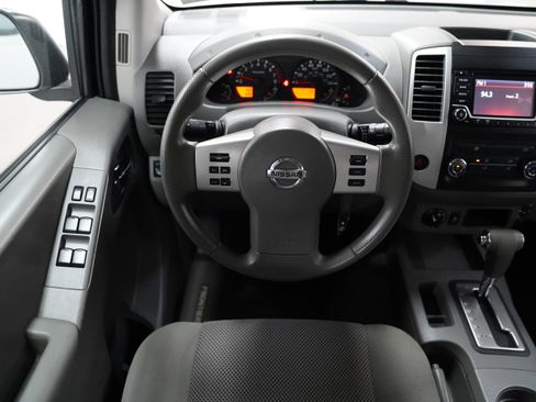 Used 2018 Nissan Frontier SV AWD/4WD image 12