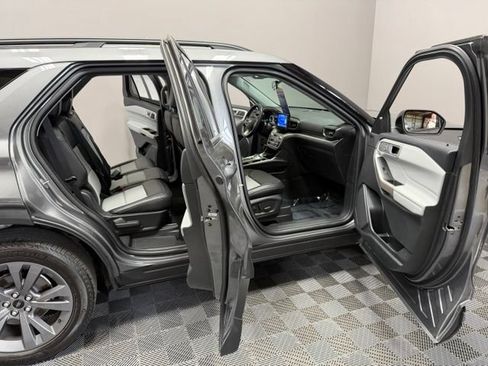 Used 2023 Ford Explorer XLT w/ Equipment Group 202A AWD/4WD image 21