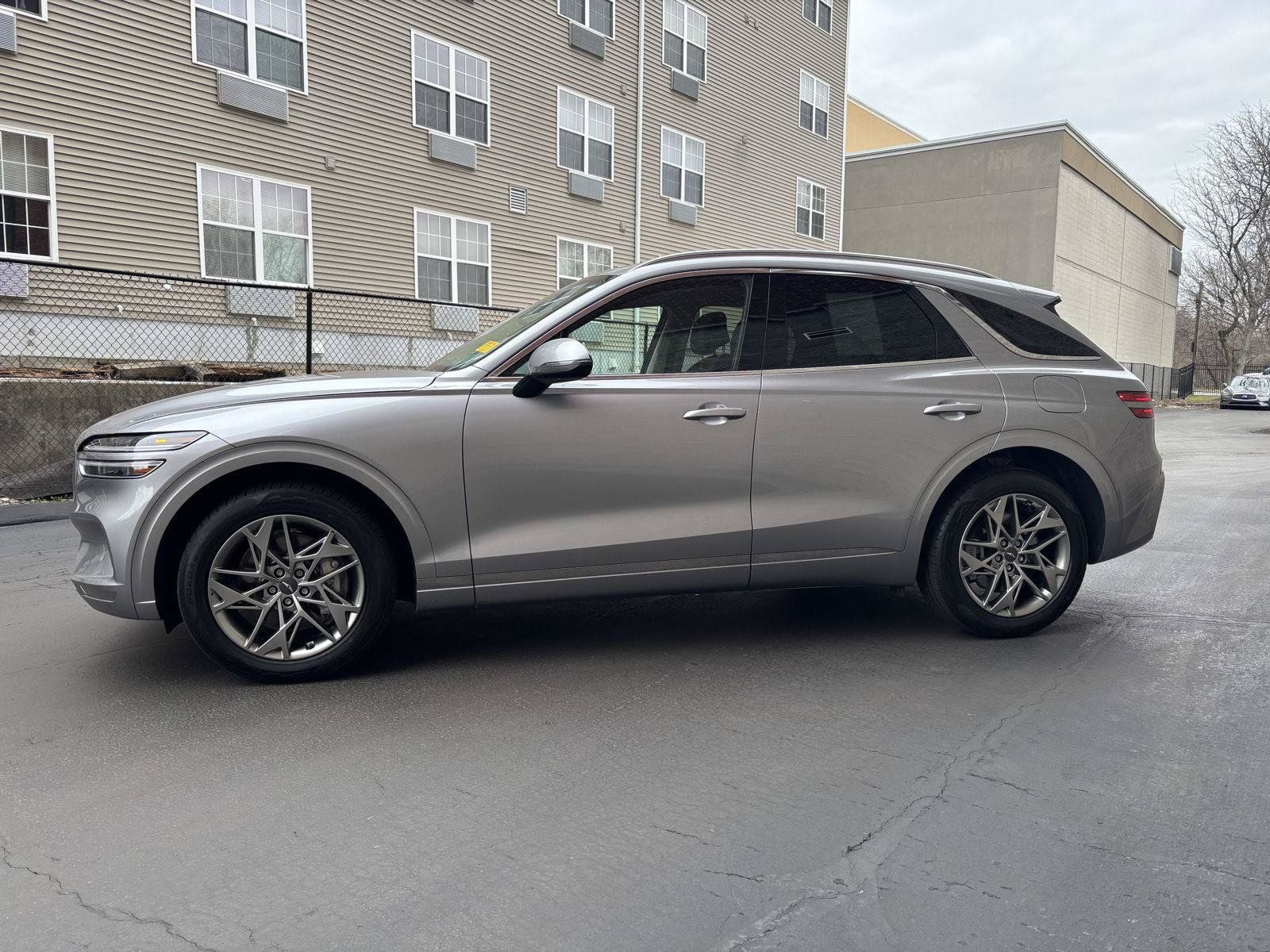 Used 2024 Genesis GV70 2.5T w/ Select Package AWD/4WD image 2