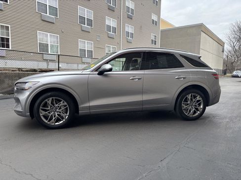 Used 2024 Genesis GV70 2.5T w/ Select Package image 2