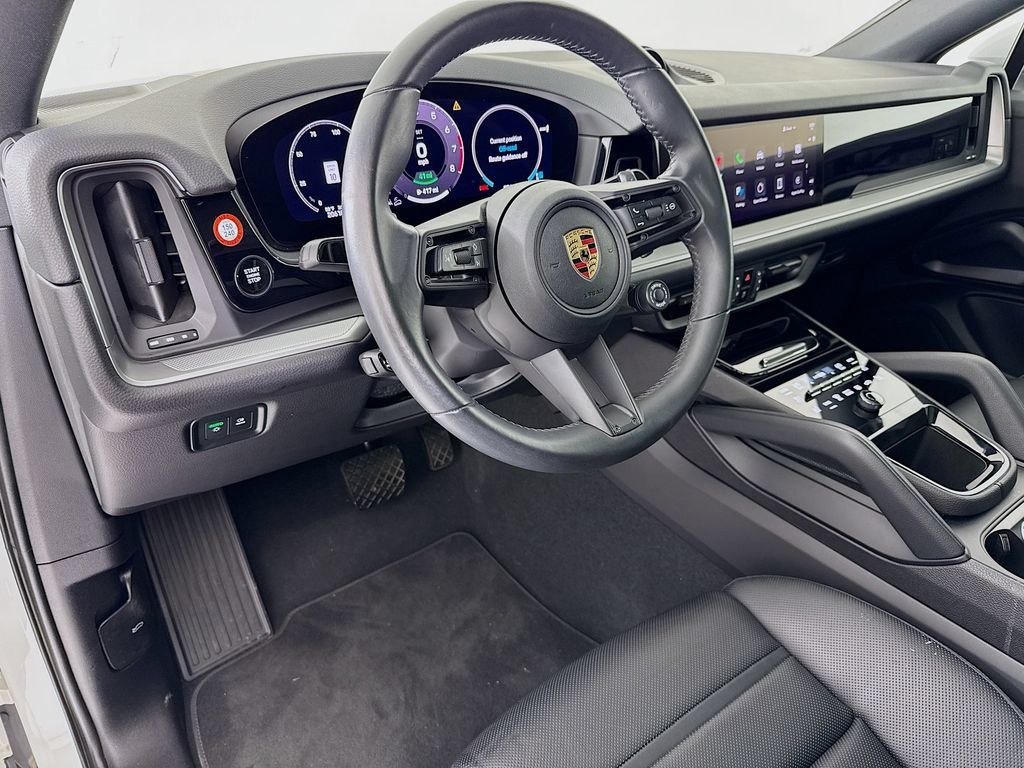 Certified 2024 Porsche Cayenne Coupe AWD/4WD image 4