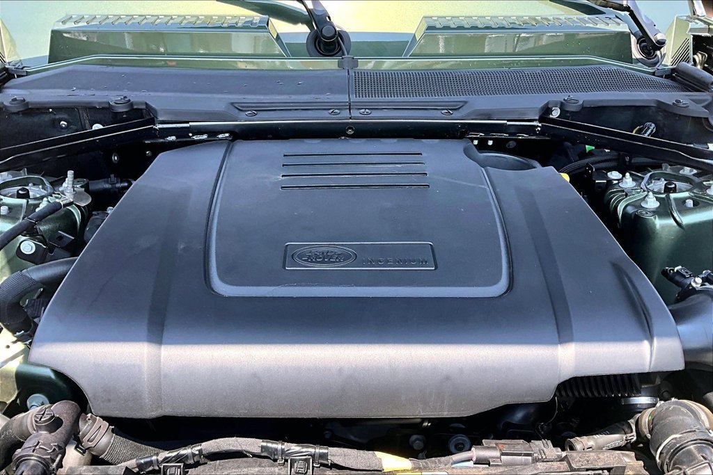 Certified 2026 Land Rover Defender 110 S AWD/4WD image 9