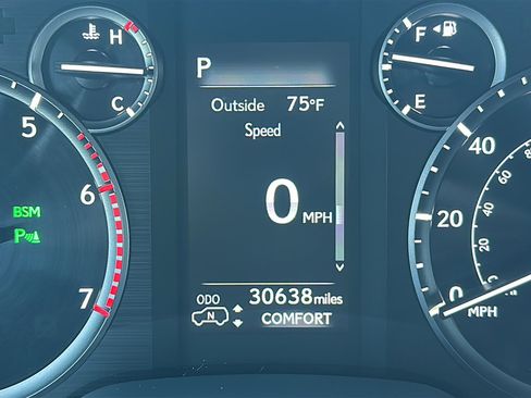 Used 2023 Lexus GX 460 Luxury w/ Accessory Package image 29