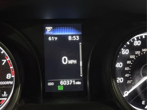 Used 2024 Toyota Camry SE image 9