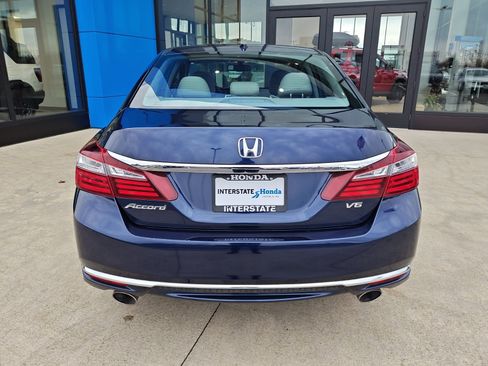 Used 2017 Honda Accord EX-L image 6
