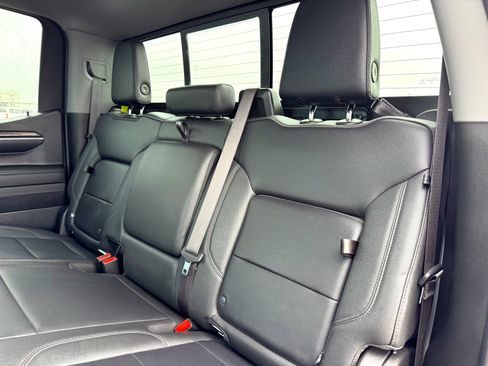 Used 2023 Chevrolet Silverado 1500 LTZ w/ LTZ Convenience Package II AWD/4WD image 15