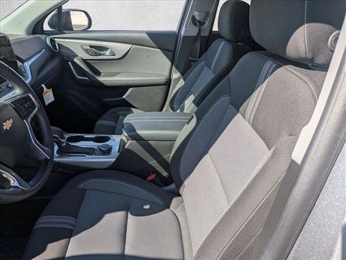 Used 2025 Chevrolet Blazer LT w/ Midnight/Sport Edition FWD image 9