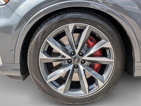 Used 2022 Audi SQ7 Premium Plus w/ SQ7 Executive Package AWD/4WD image 27