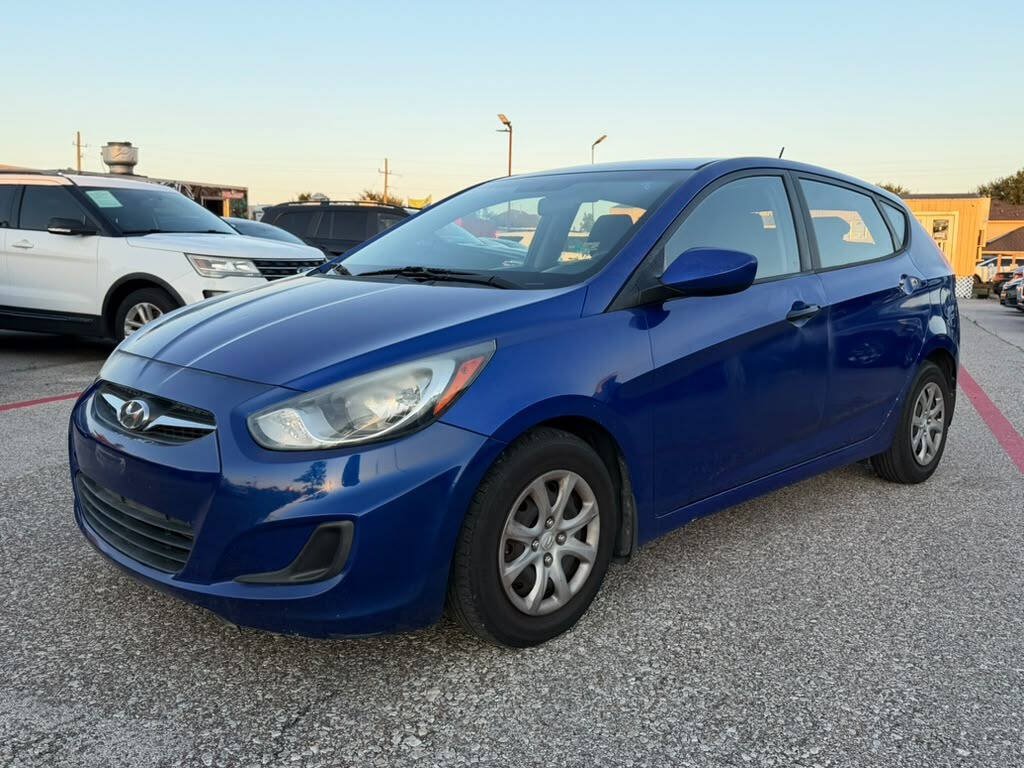 Used 2012 Hyundai Accent GS FWD image 16