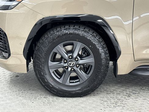 New 2025 Lexus LX 700h Overtrail image 11