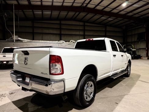 Used 2022 RAM 2500 Tradesman w/ Chrome Appearance Group AWD/4WD image 5
