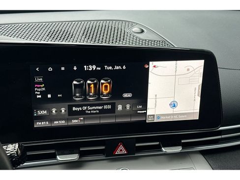 Used 2023 Hyundai Elantra Limited image 19