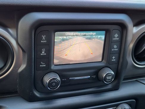 Used 2020 Jeep Wrangler Unlimited Sport AWD/4WD image 9