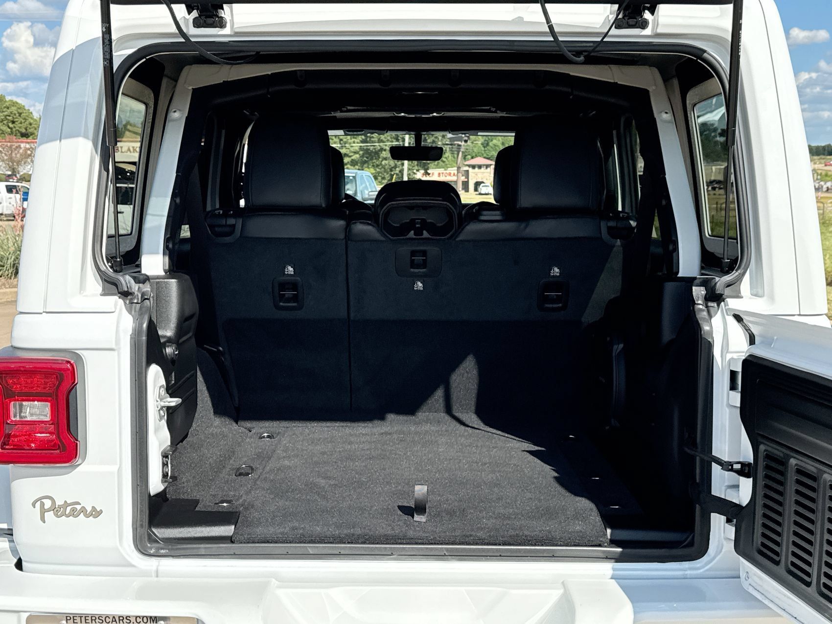Used 2021 Jeep Wrangler Unlimited Sahara AWD/4WD image 24