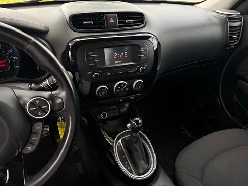 Used 2015 Kia Soul ! FWD image 27