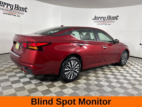 Used 2023 Nissan Altima 2.5 SV w/ SV Premium Package AWD/4WD image 19