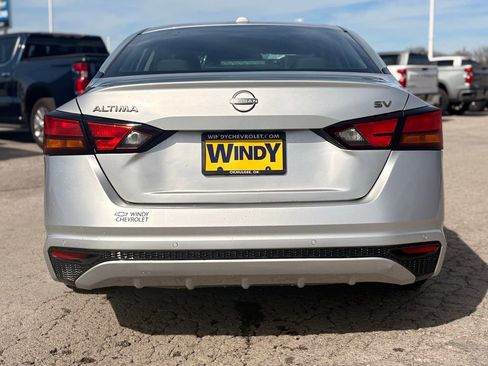 Used 2024 Nissan Altima 2.5 SV FWD image 6