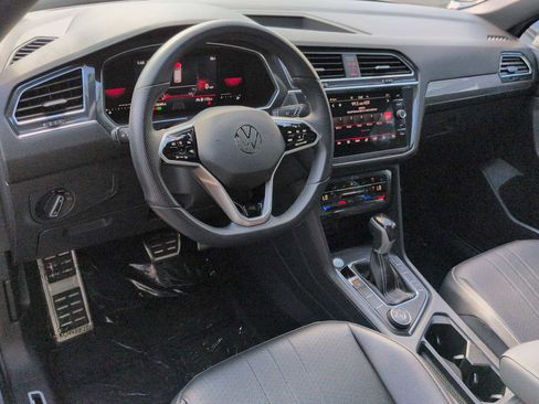 Used 2023 Volkswagen Tiguan SE R-Line image 10