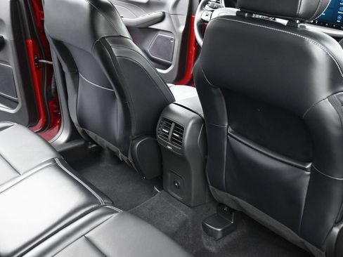 Used 2023 Ford Escape Platinum AWD/4WD image 10