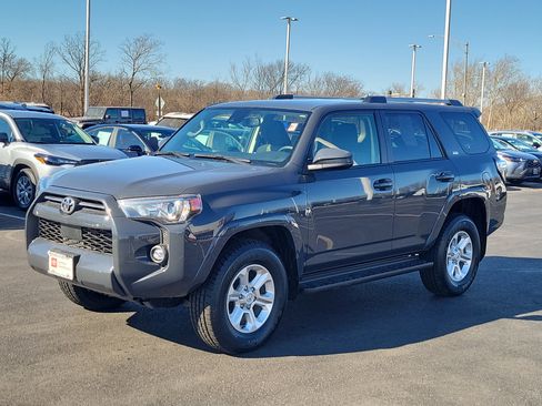 Certified 2024 Toyota 4Runner SR5 image 3