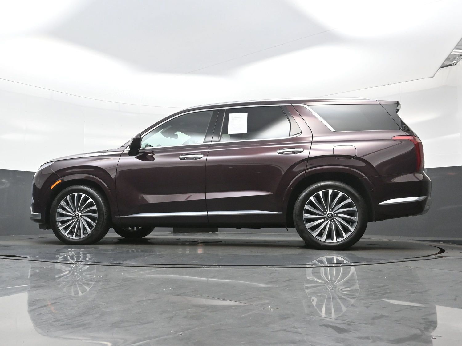 Certified 2024 Hyundai Palisade Calligraphy AWD/4WD image 30