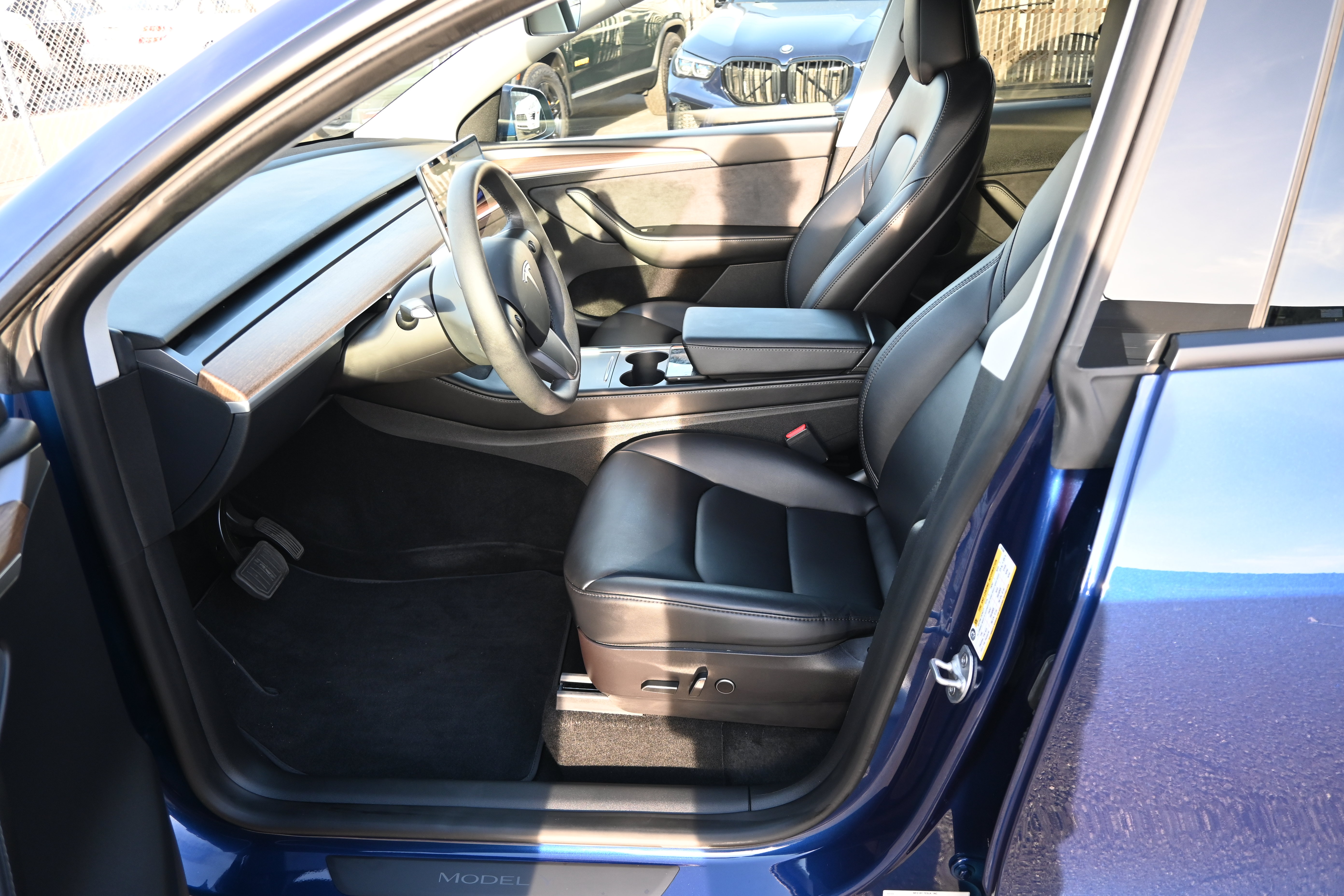 Used 2023 Tesla Model Y Long Range AWD/4WD image 23