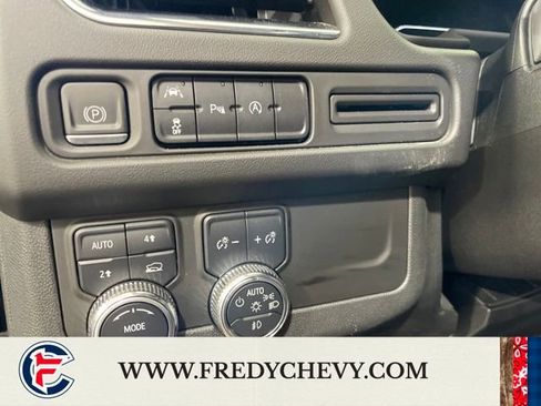 Certified 2023 GMC Yukon SLT image 17