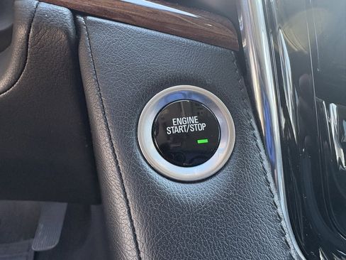 Used 2015 Cadillac Escalade Premium image 29