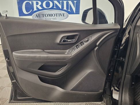 Used 2019 Chevrolet Trax LS w/ LPO, Protection Package FWD image 2