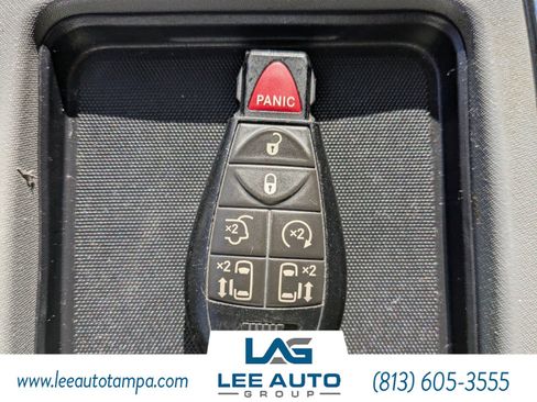 Used 2010 Chrysler Town & Country Touring image 23