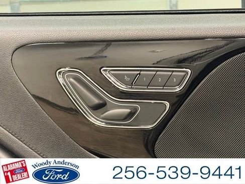 Used 2022 Lincoln Aviator Reserve w/ Elements Package Plus image 22