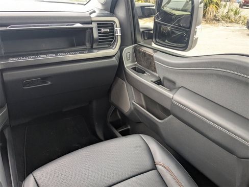 New 2026 Ford F250 Lariat w/ Black Appearance Package image 18